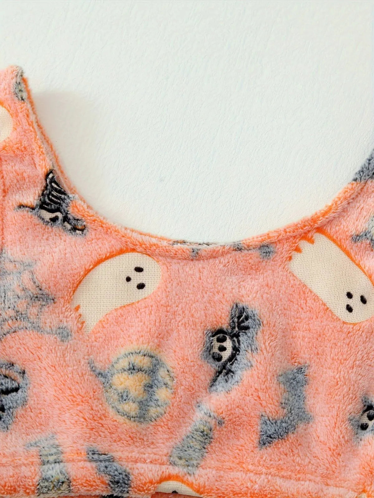 2Pcs Comfortable Halloween Print Glow in The Dark Crop Tank Top Pajama Shorts Set