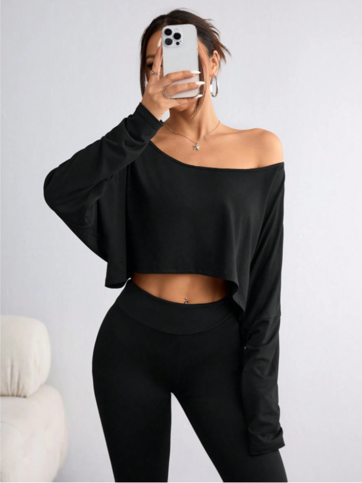 Solid Slashed Batwing Oblique Shoulder Long Sleeve Cropped T-Shirt