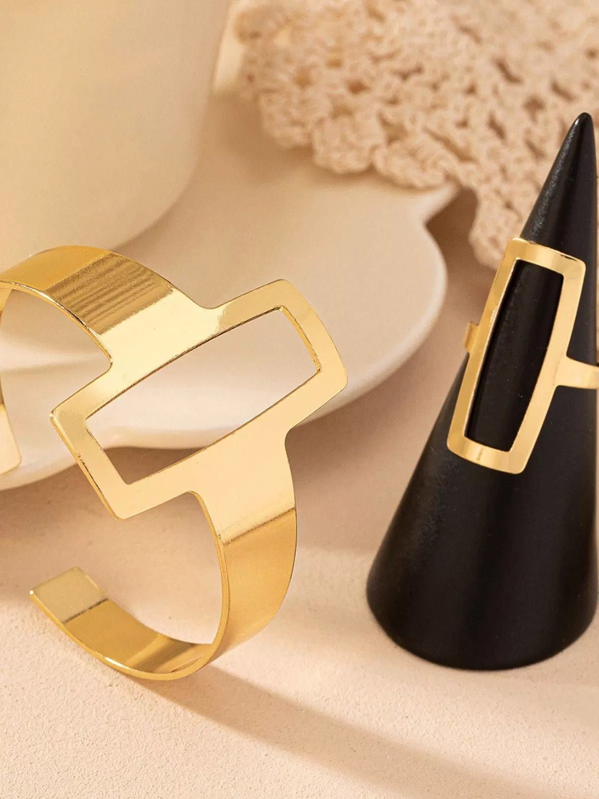 Casual Style 2pcs Solid Geometry Alloy Bracelet & Ring Accessories Set