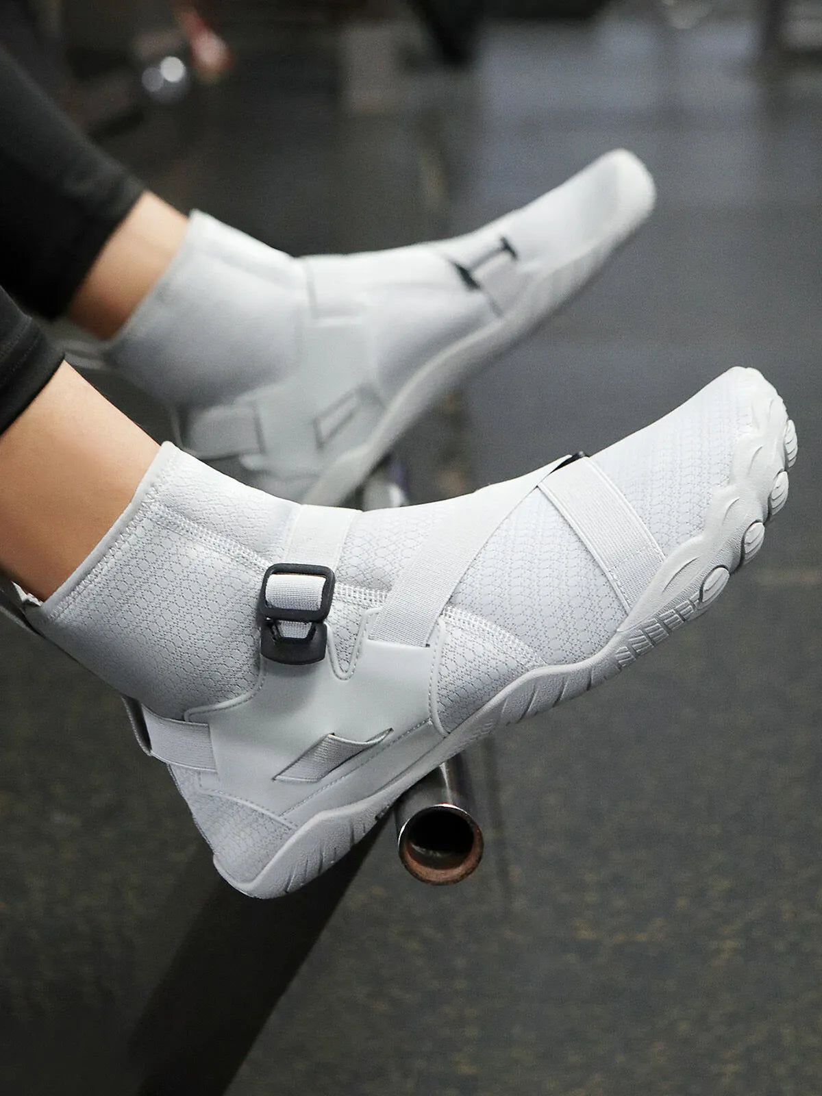 Solid High-cut Round Toe Casual Style Sneakers