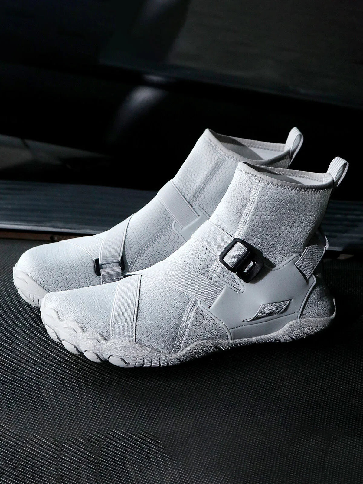 Solid High-cut Round Toe Casual Style Sneakers