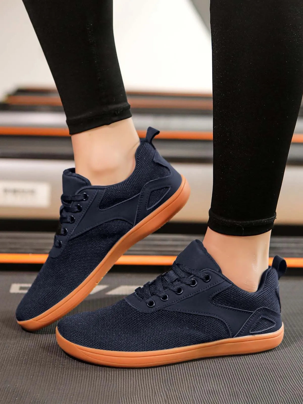 Casual Style Solid Mid-cup Flat Heel Sneakers