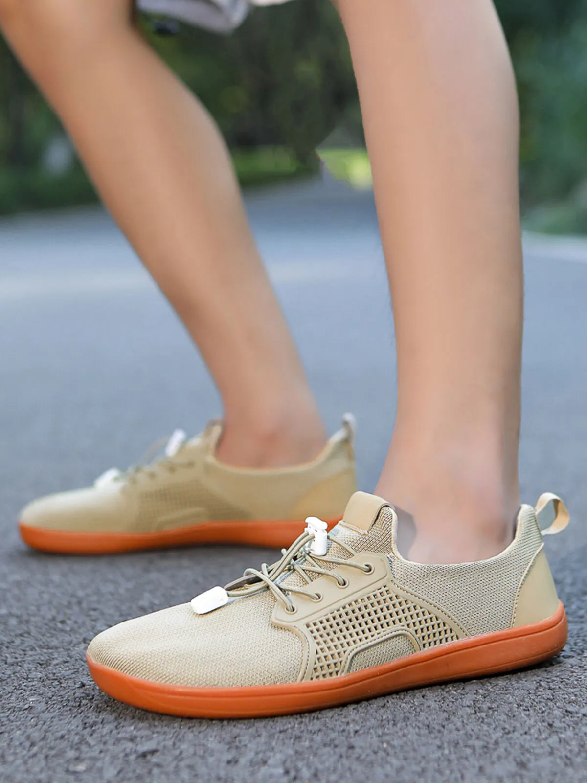 Solid Mid-cup Flat Heel Mesh Sneakers
