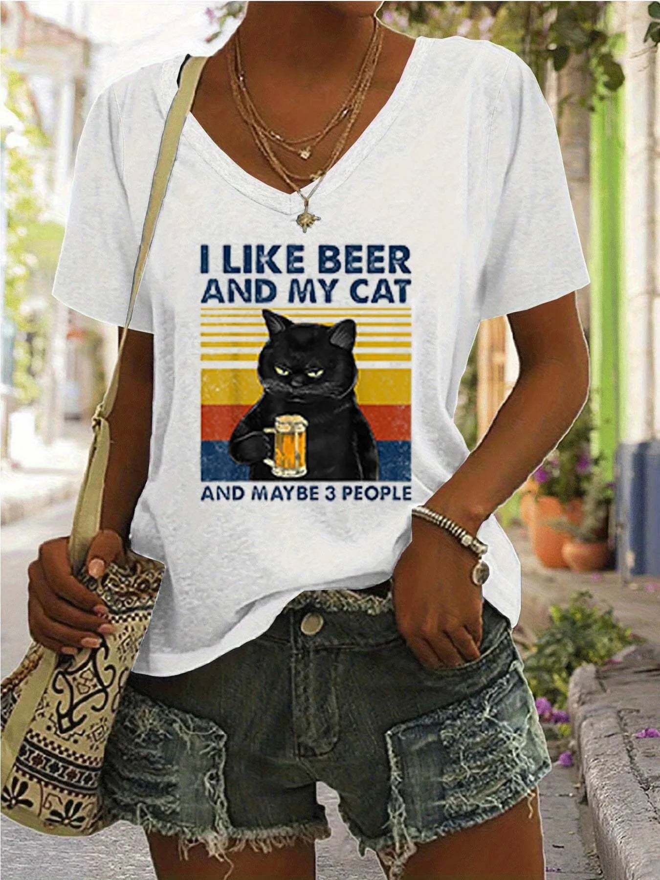 Cat V-neck Regular T-shirt