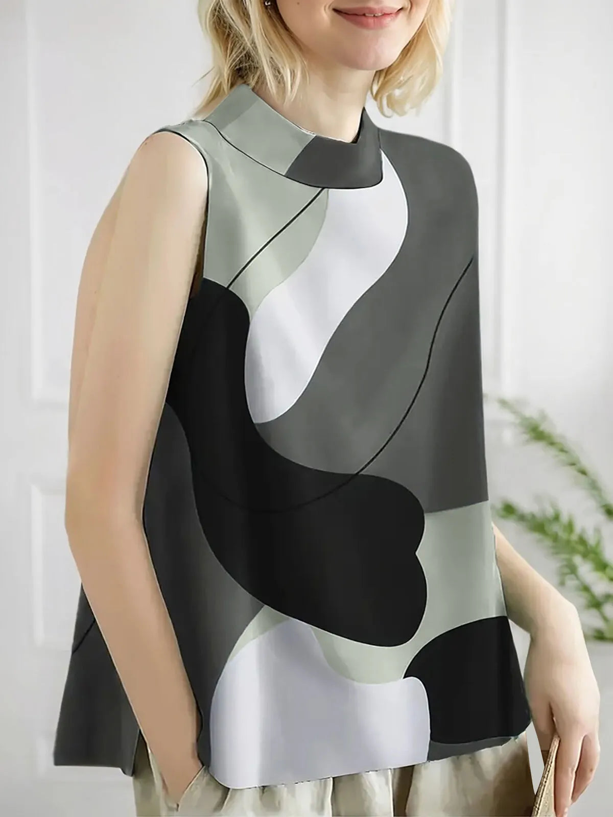 Colorblock Button Round Neck Tank