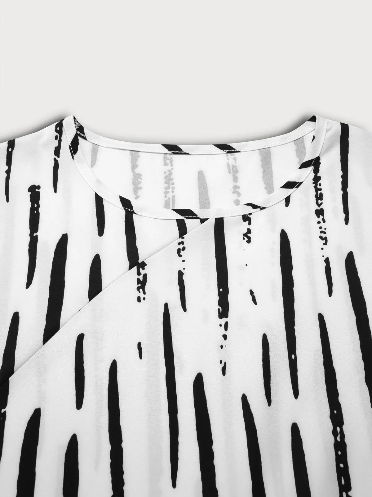 Colorblock Round Neck Blouse & Solid Pants