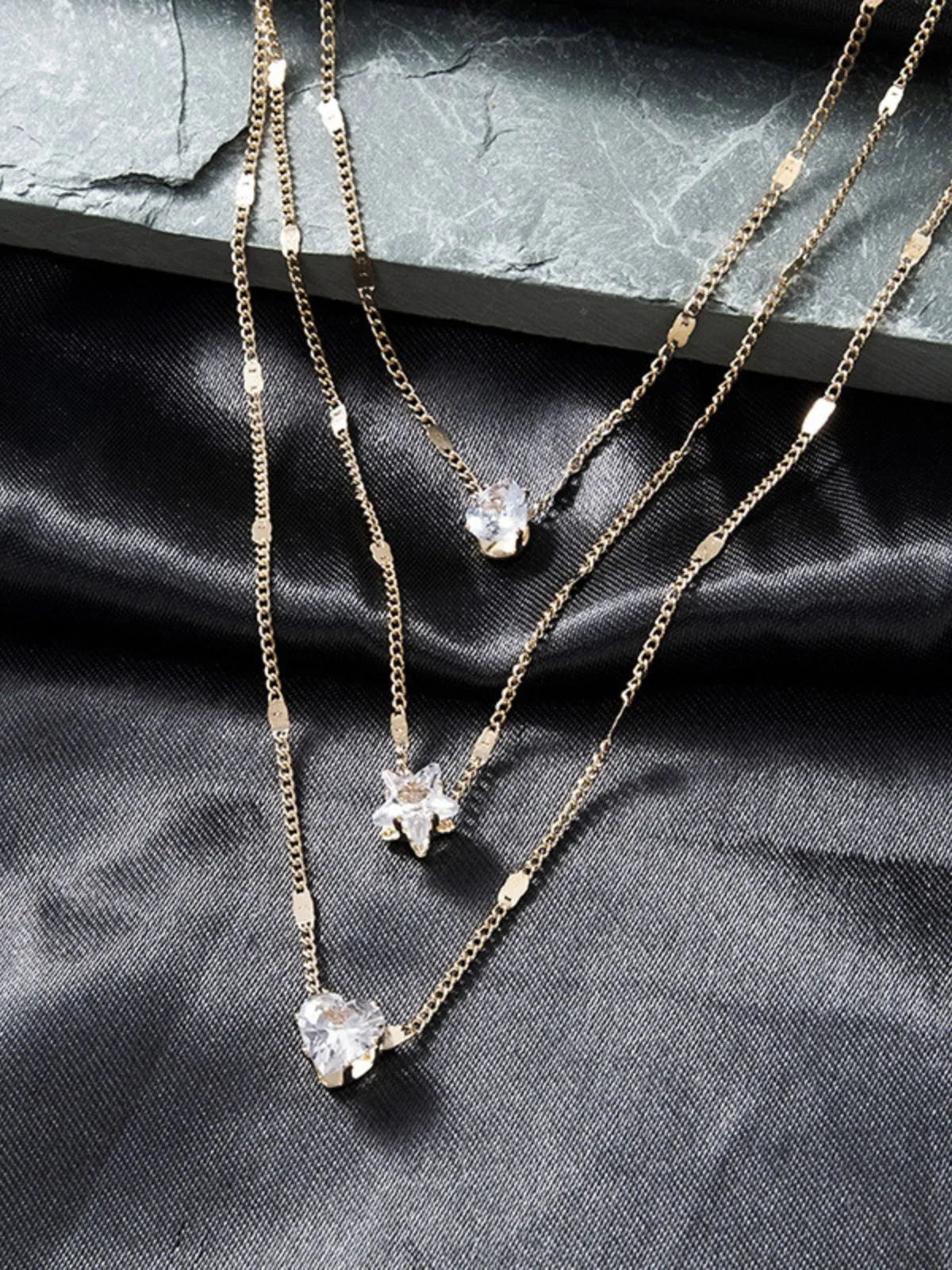 Dainty Gold Layering Zinc Alloy Chain 1pc Necklace 