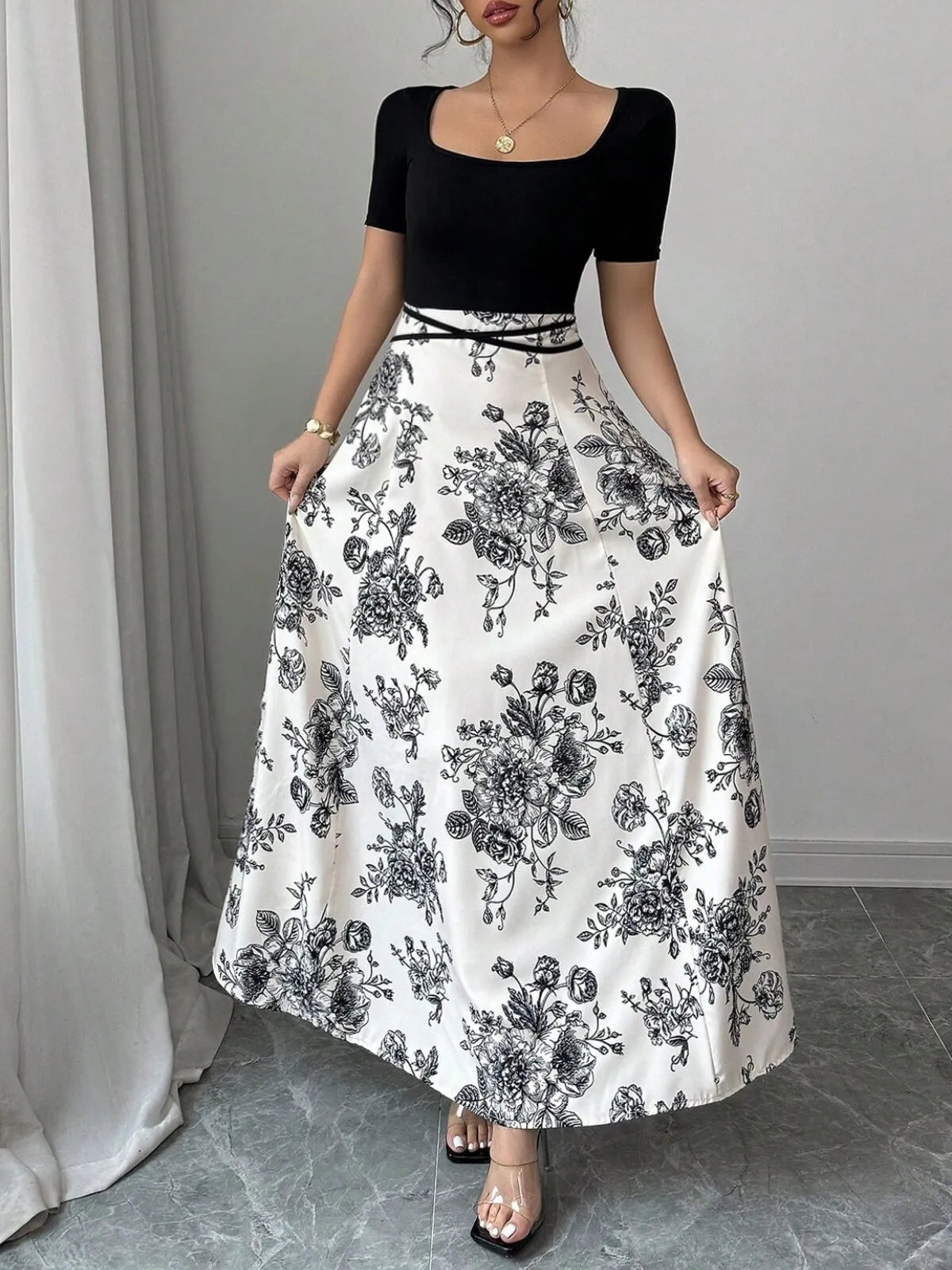 Ditsy Floral Elegant Tie Back Square Neck A-line Dress