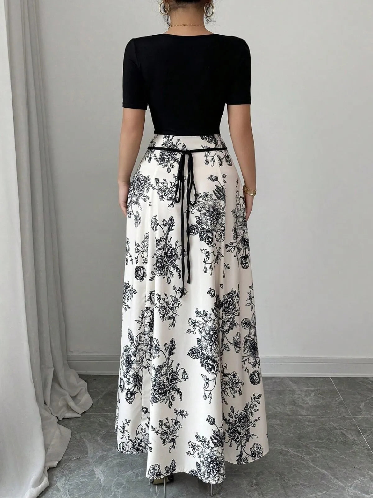 Ditsy Floral Elegant Tie Back Square Neck A-line Dress