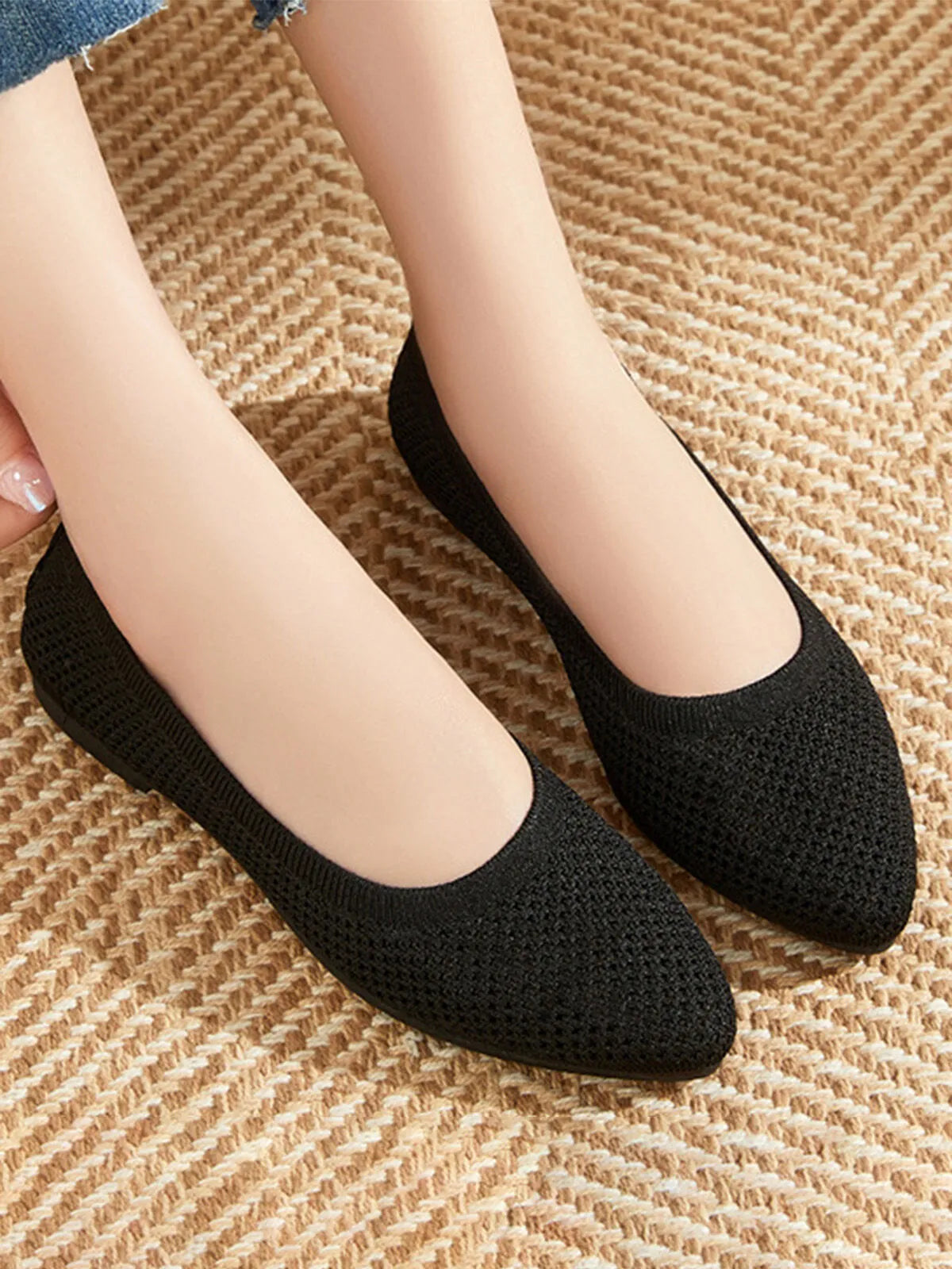 Elegant Snip Toe Breathable Lightweight Work Flats