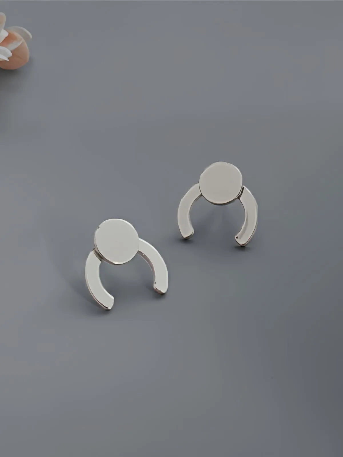 Elegant Style 1 Pair Copper Stud Earrings