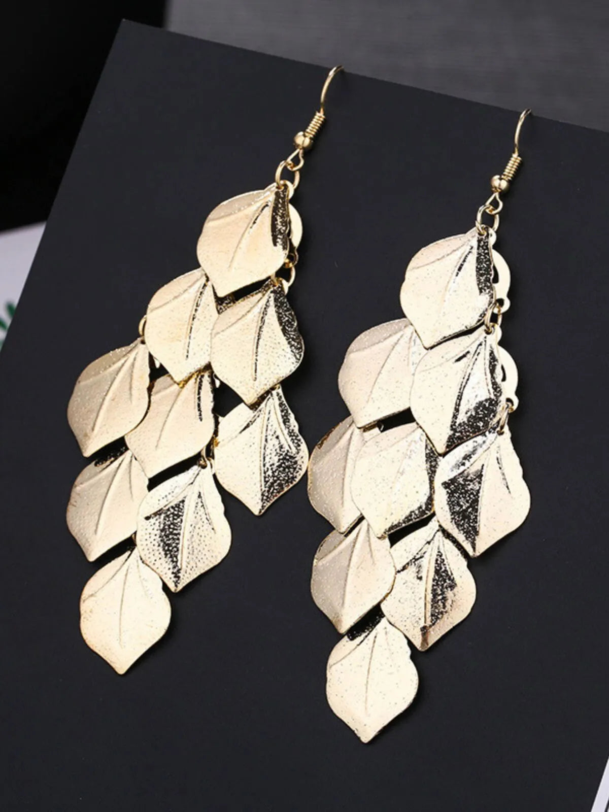 Artisan Crafted Iron Leaf Elegant 1 Pair Earrings