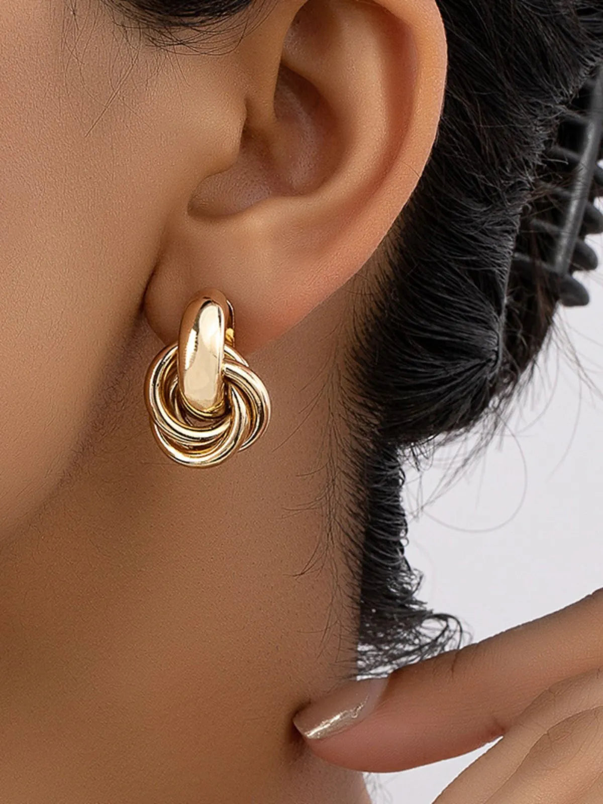 Elegant Style 1 Pair Solid Geometric Alloy Earrings