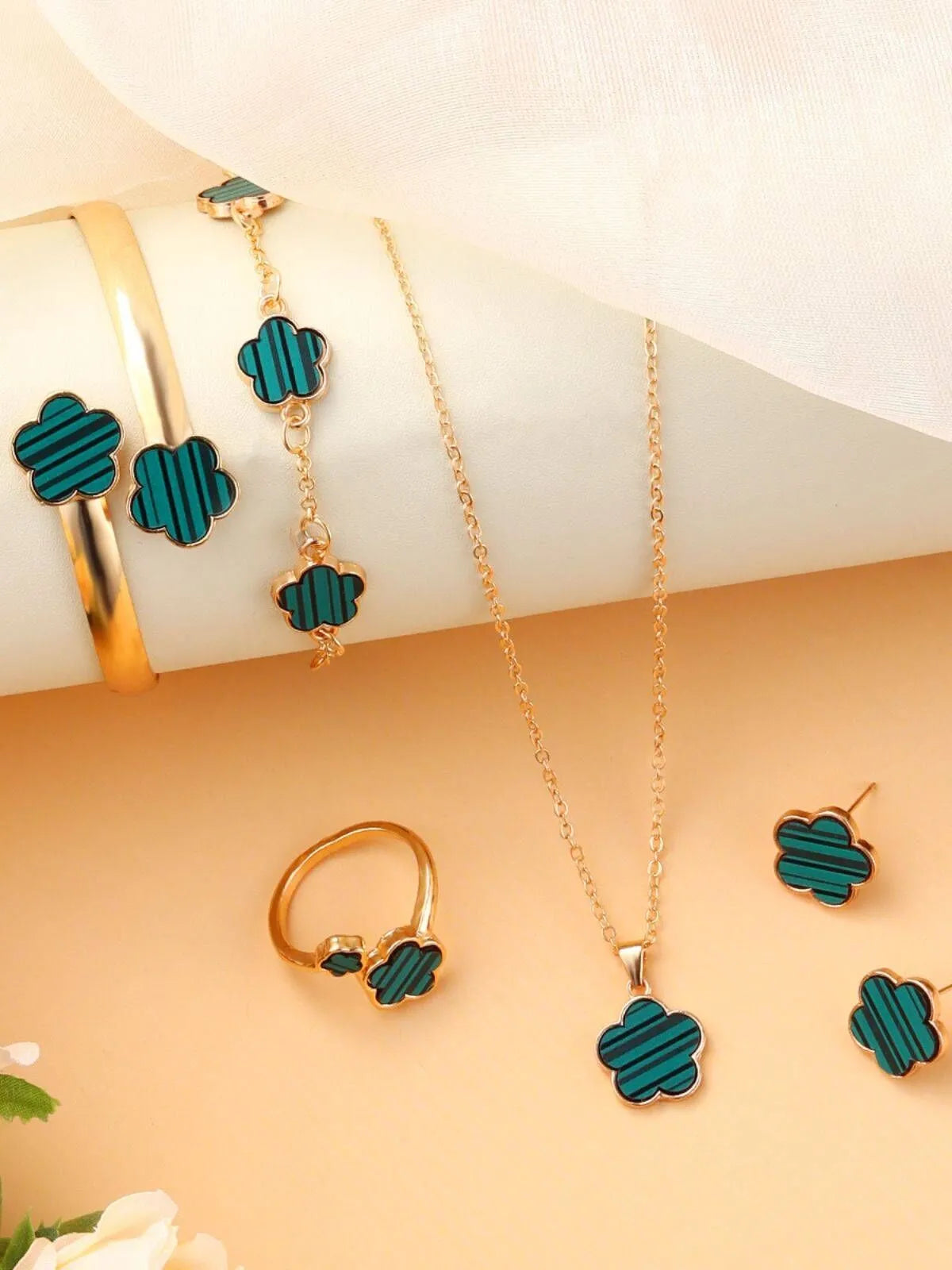 Elegant Style 5pcs Flowers Alloy Earrings & Necklace & Bracelets & Ring Accessories Set