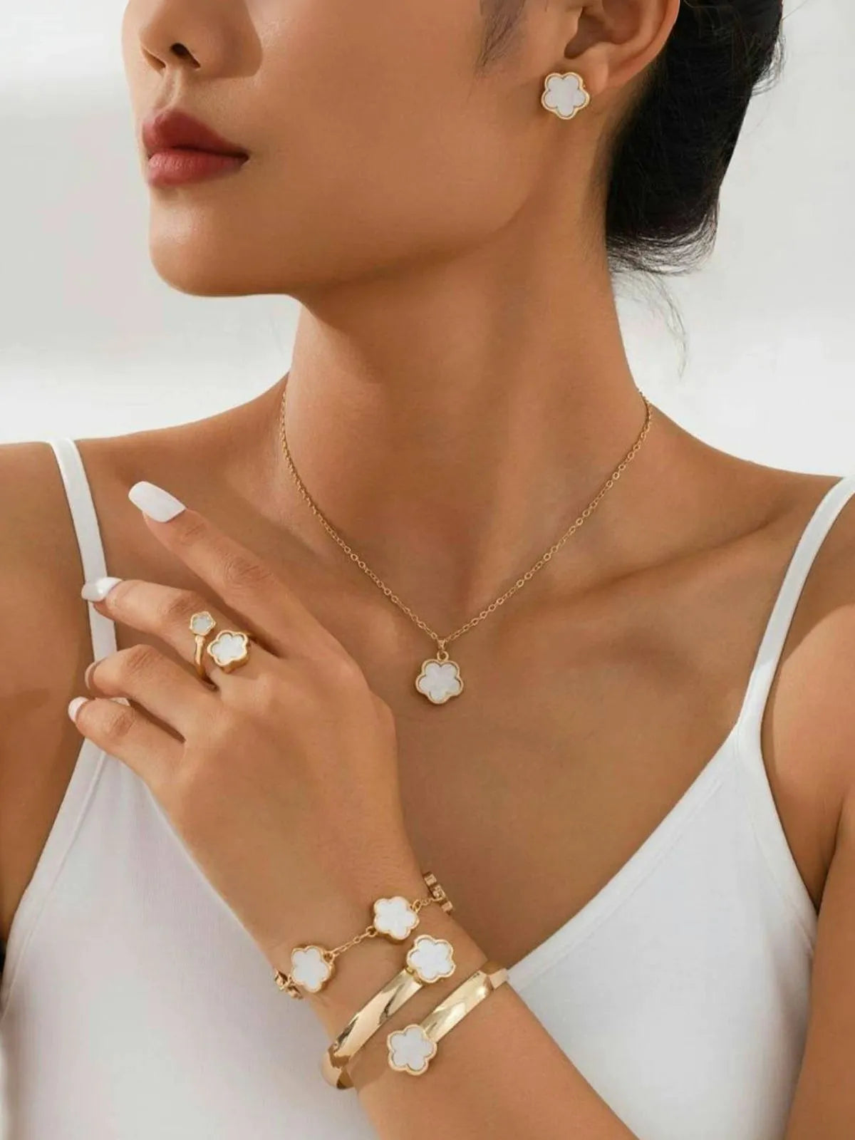 Elegant Style 5pcs Flowers Alloy Earrings & Necklace & Bracelets & Ring Accessories Set