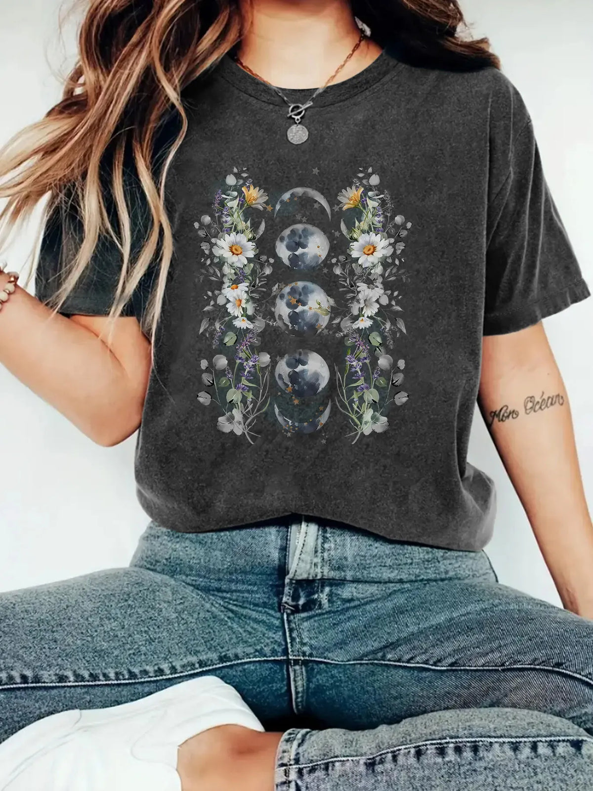 Painted Flower Round Neck Painted Daisies Lavender Bohemian T-shirt