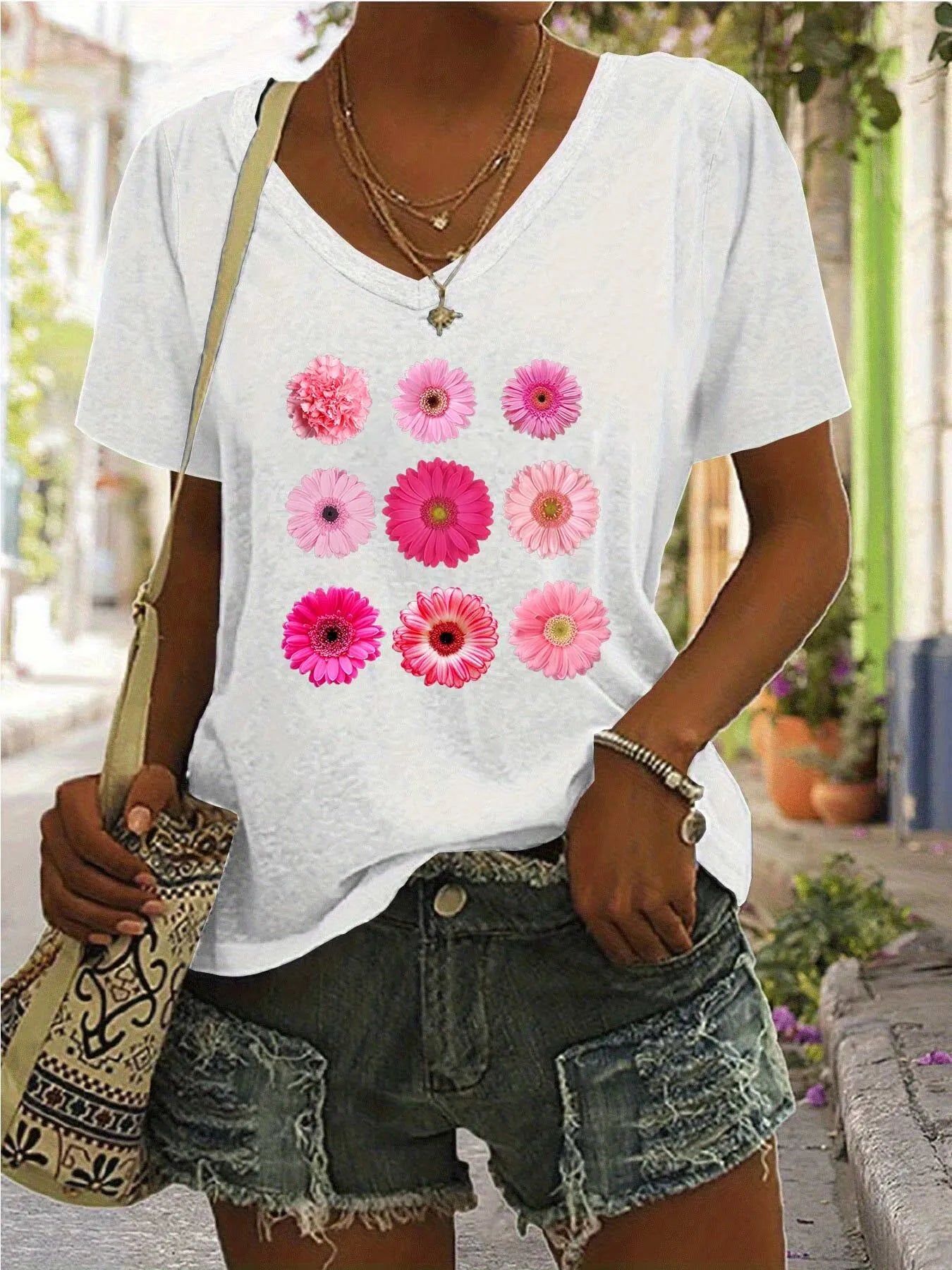 Floral V-neck Regular T-shirt