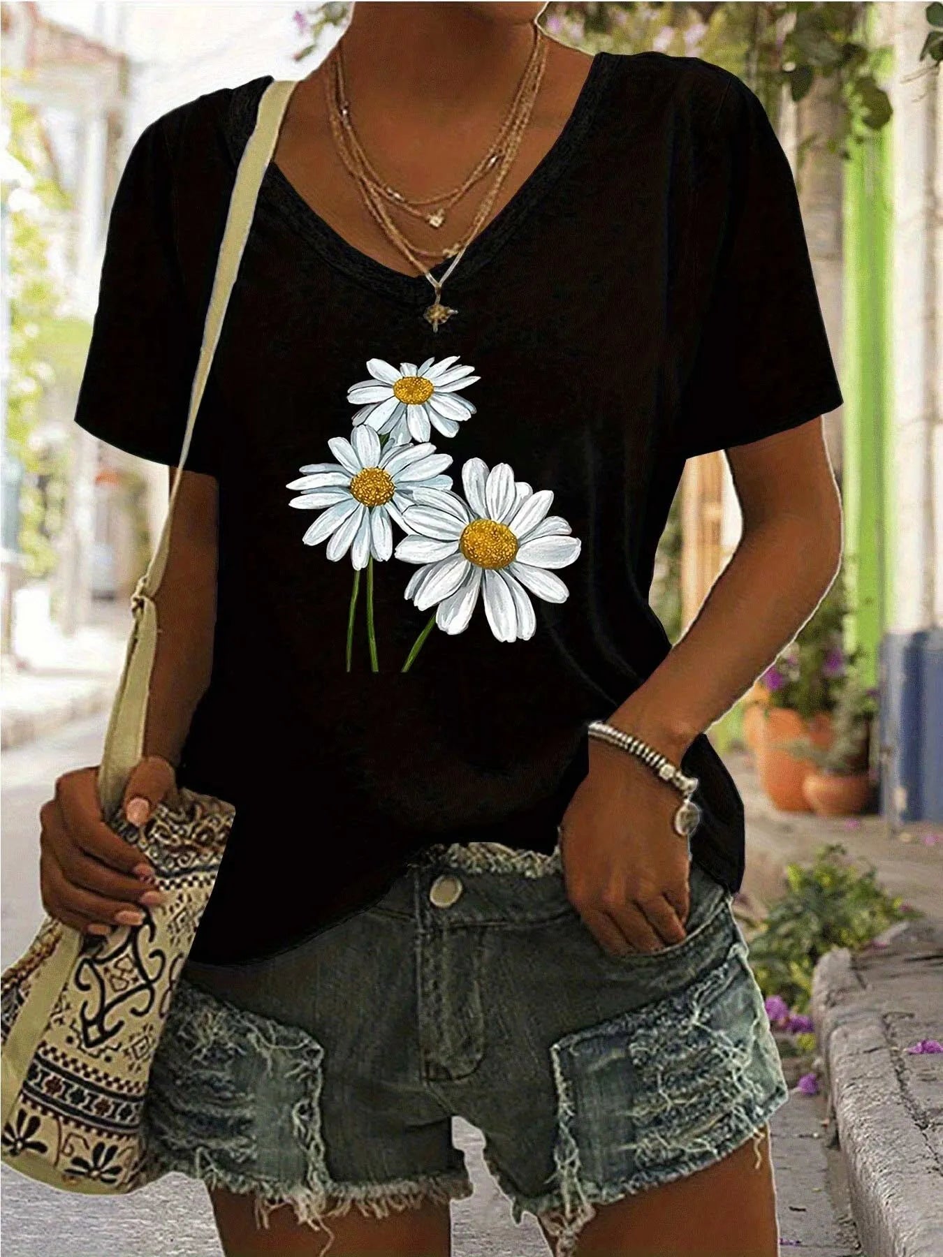 Floral V-neck Regular T-shirt