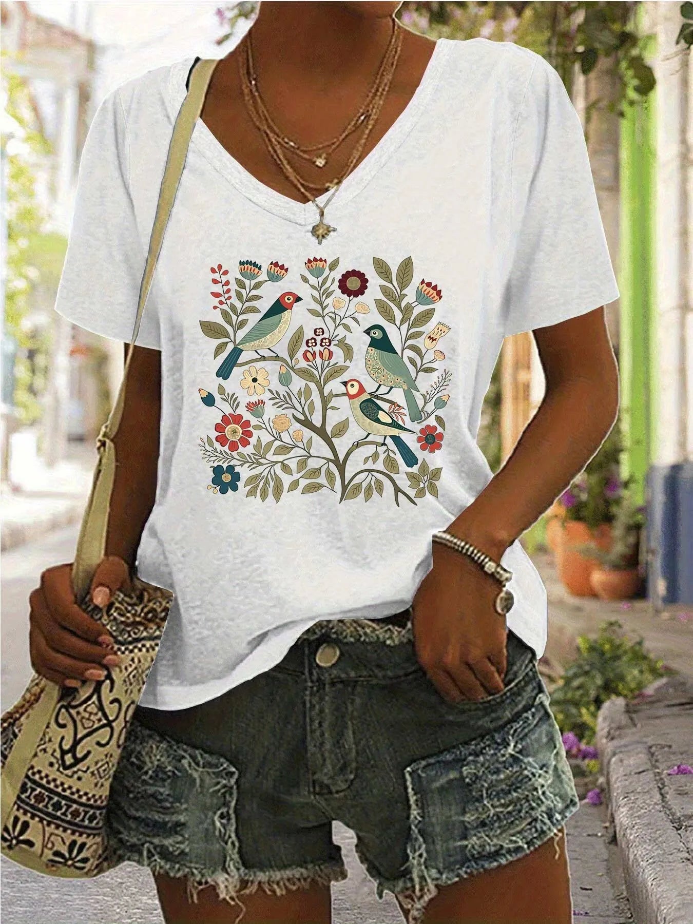 Floral V-neck Regular T-shirt