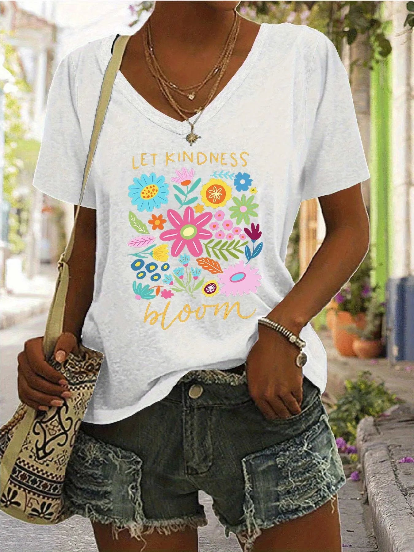 Floral V-neck Regular T-shirt