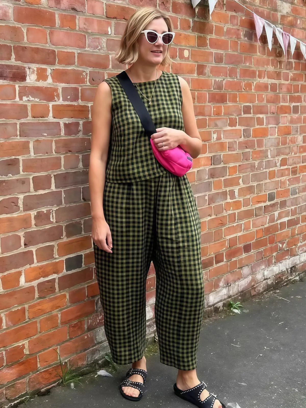 Gingham Plaid Round Neck Pocket Sleeveless Crop Tank & Gingham Plaid Wide Leg Pants, Women 2 Piece Sets