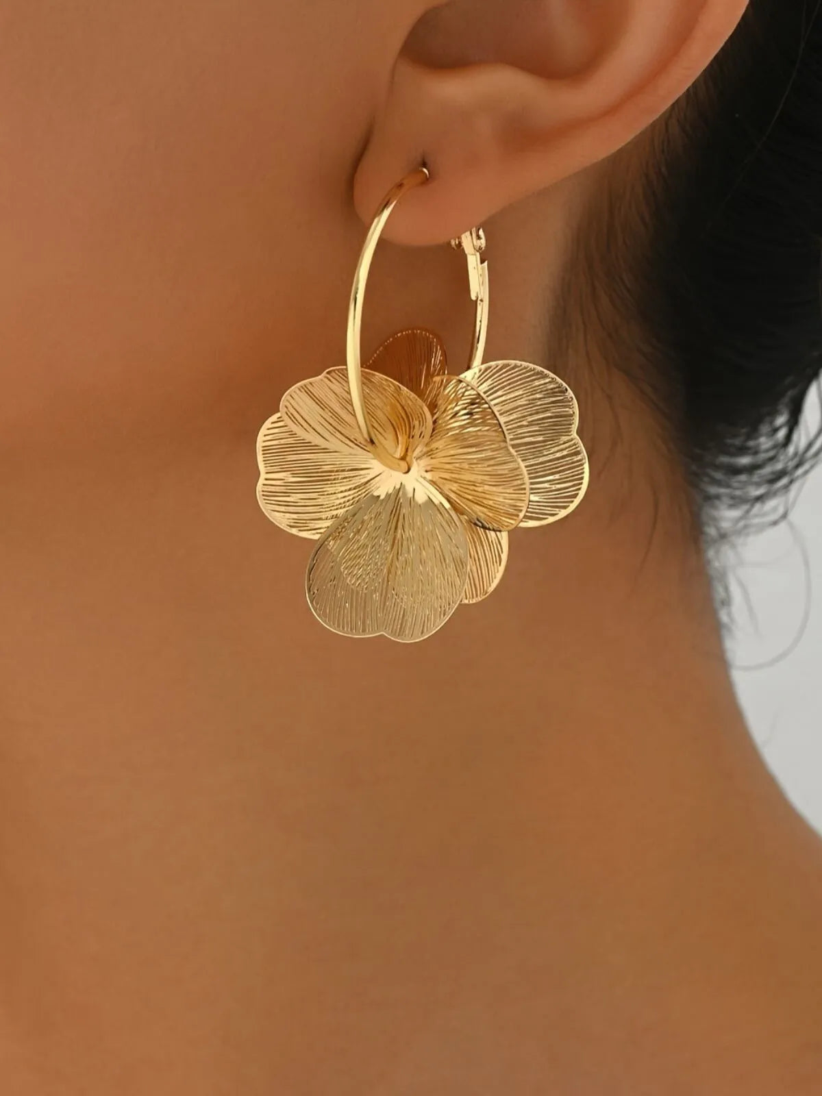 1PC Trendy Elegant Minimalist Fashion Double Layer Hollow Out Flower Design Dangle Party Earrings