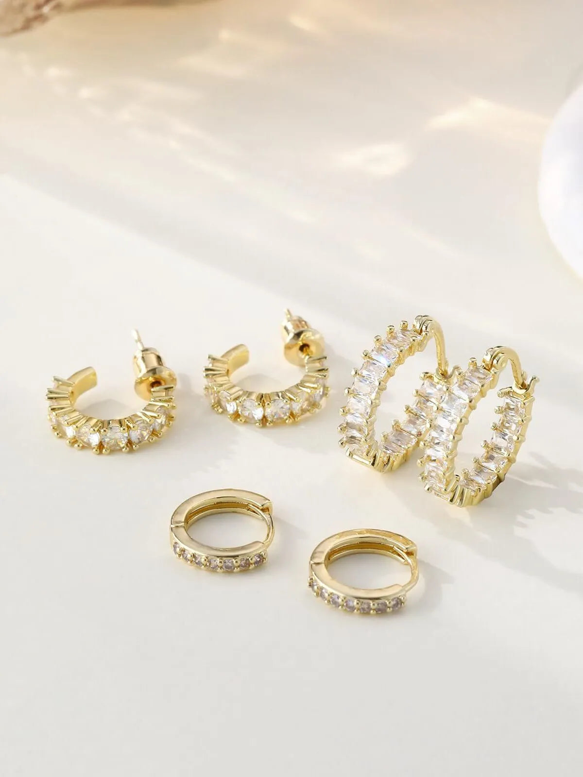 1 Pair 14K Gold-Plated Rhinestone Cubic Zirconia Hoop Earrings 
