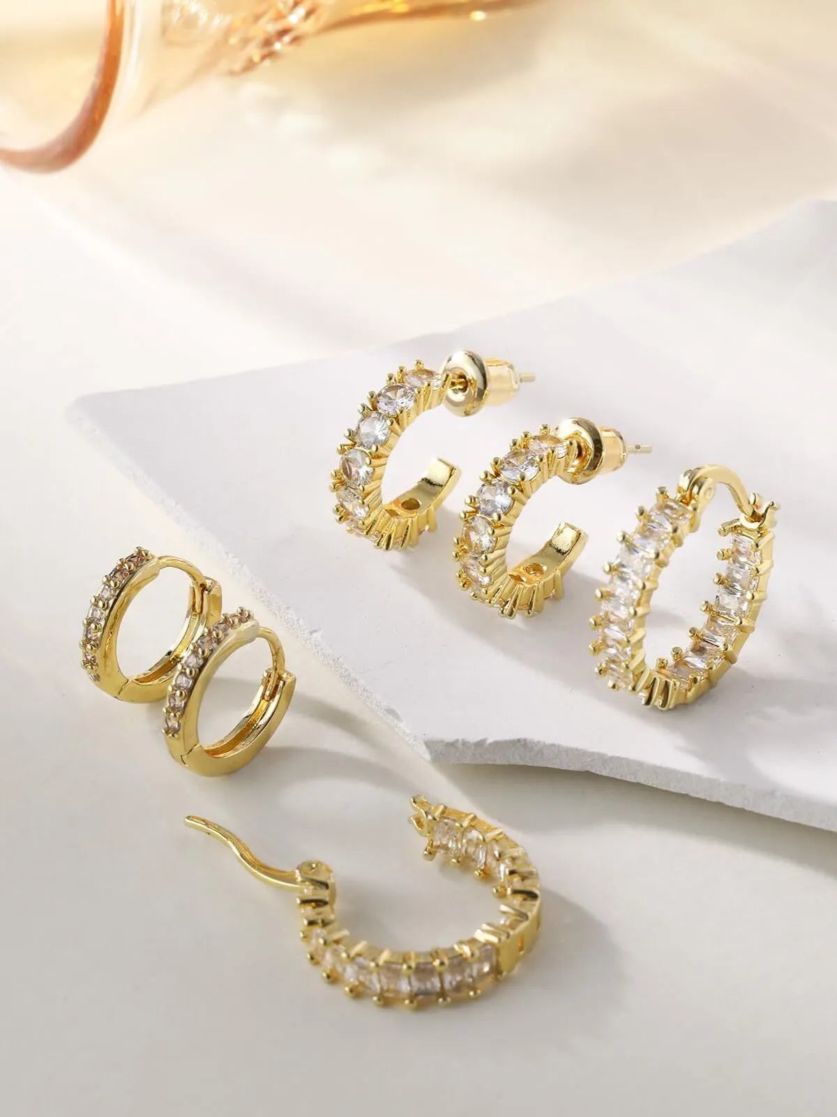 1 Pair 14K Gold-Plated Rhinestone Cubic Zirconia Hoop Earrings 