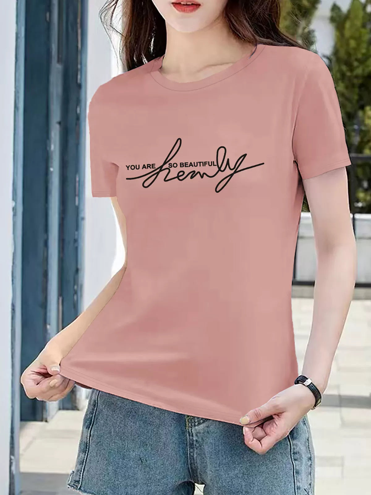 Graphic Letter Round Neck Short Sleeve T-shirt