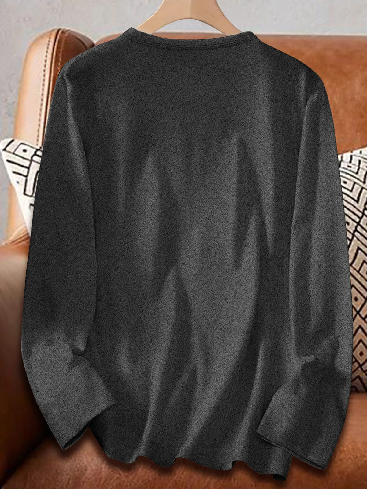 Letter Round Neck Regular Sleeve Long Sleeve T-shirt