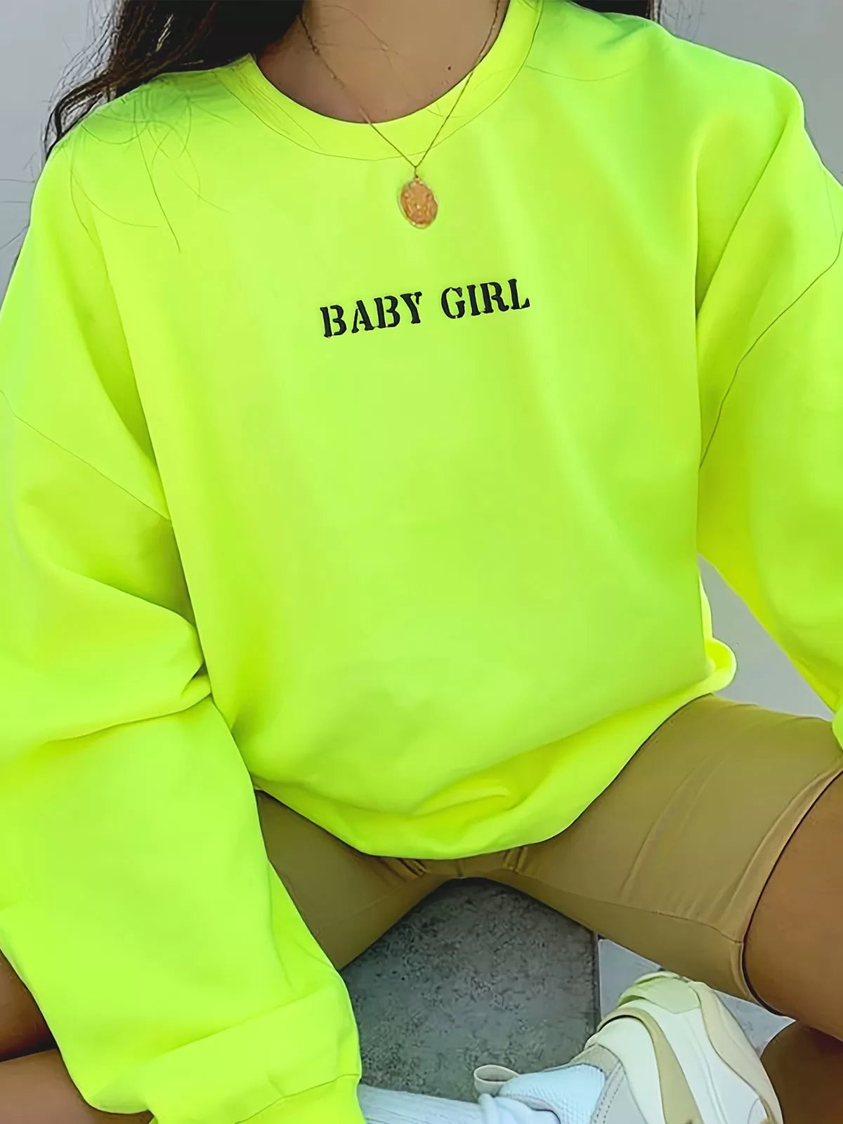 Letter Round Neck Regular Sleeve Sweatshirt