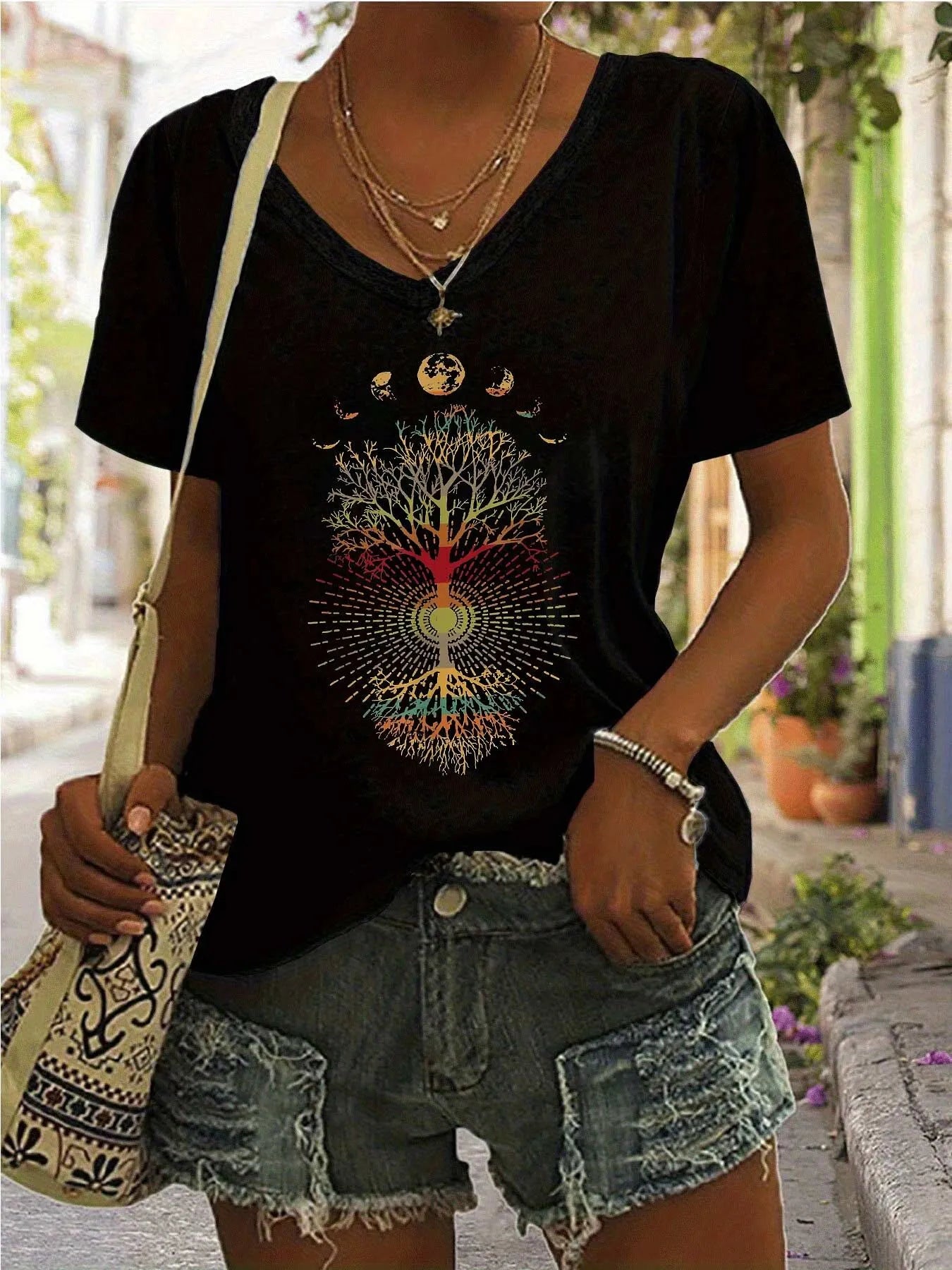 Graphic V-neck Regular T-shirt