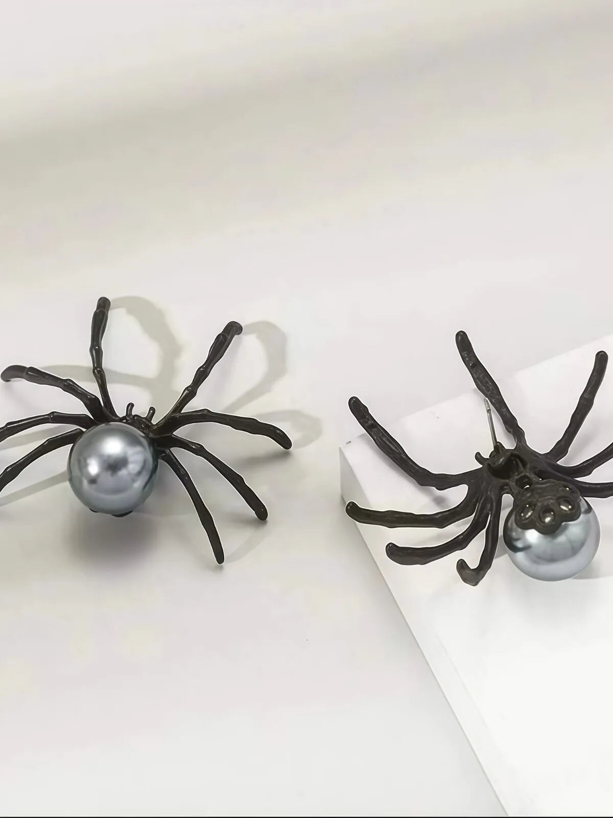 Halloween 1 Pair Gothic Punk Spider Faux Pearl Stud Earrings