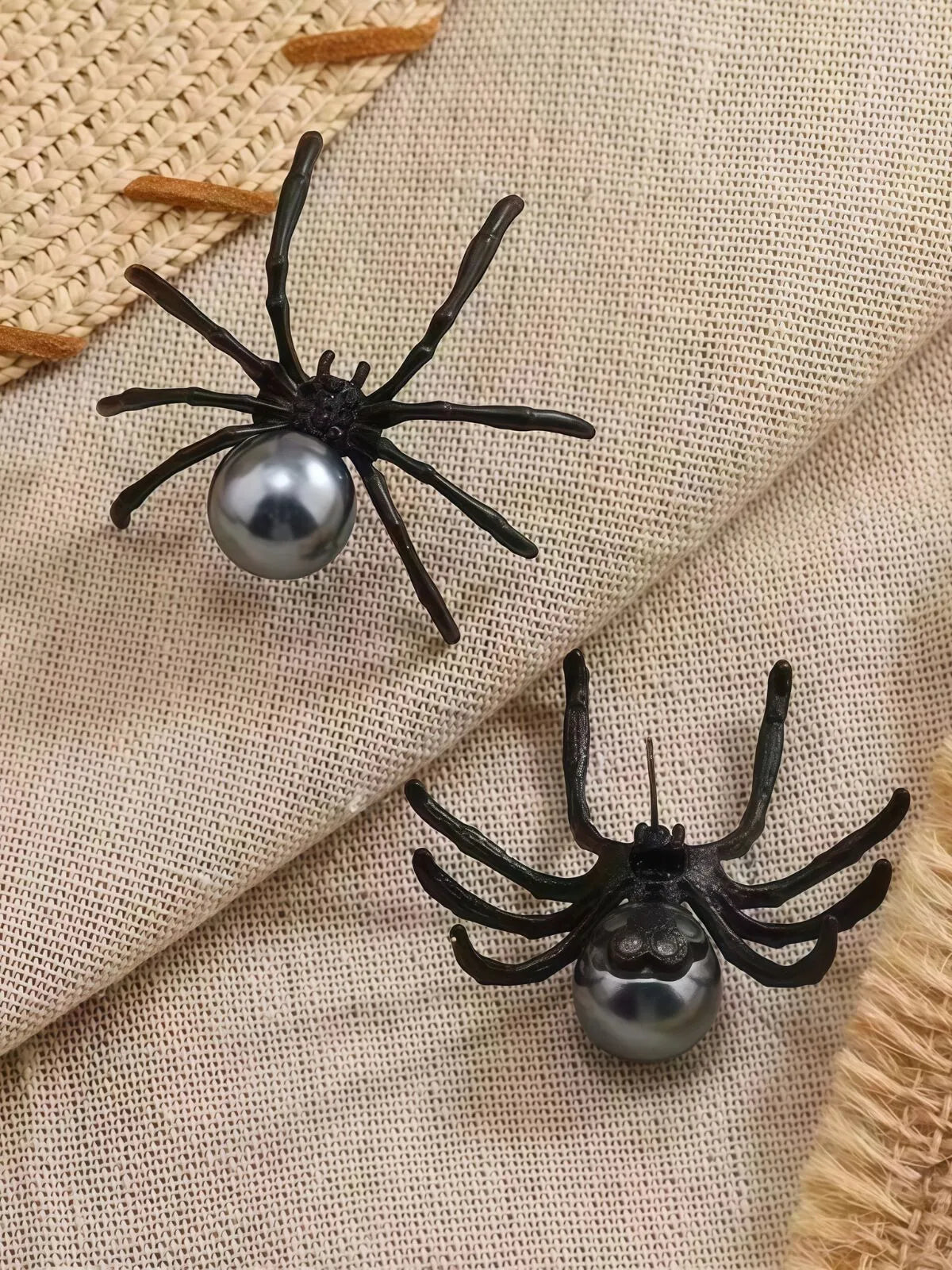 Halloween 1 Pair Gothic Punk Spider Faux Pearl Stud Earrings