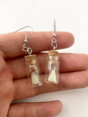 1 Pair Halloween White Specter in Glass Bottle Dangle Jewelry Party Ornament Earring