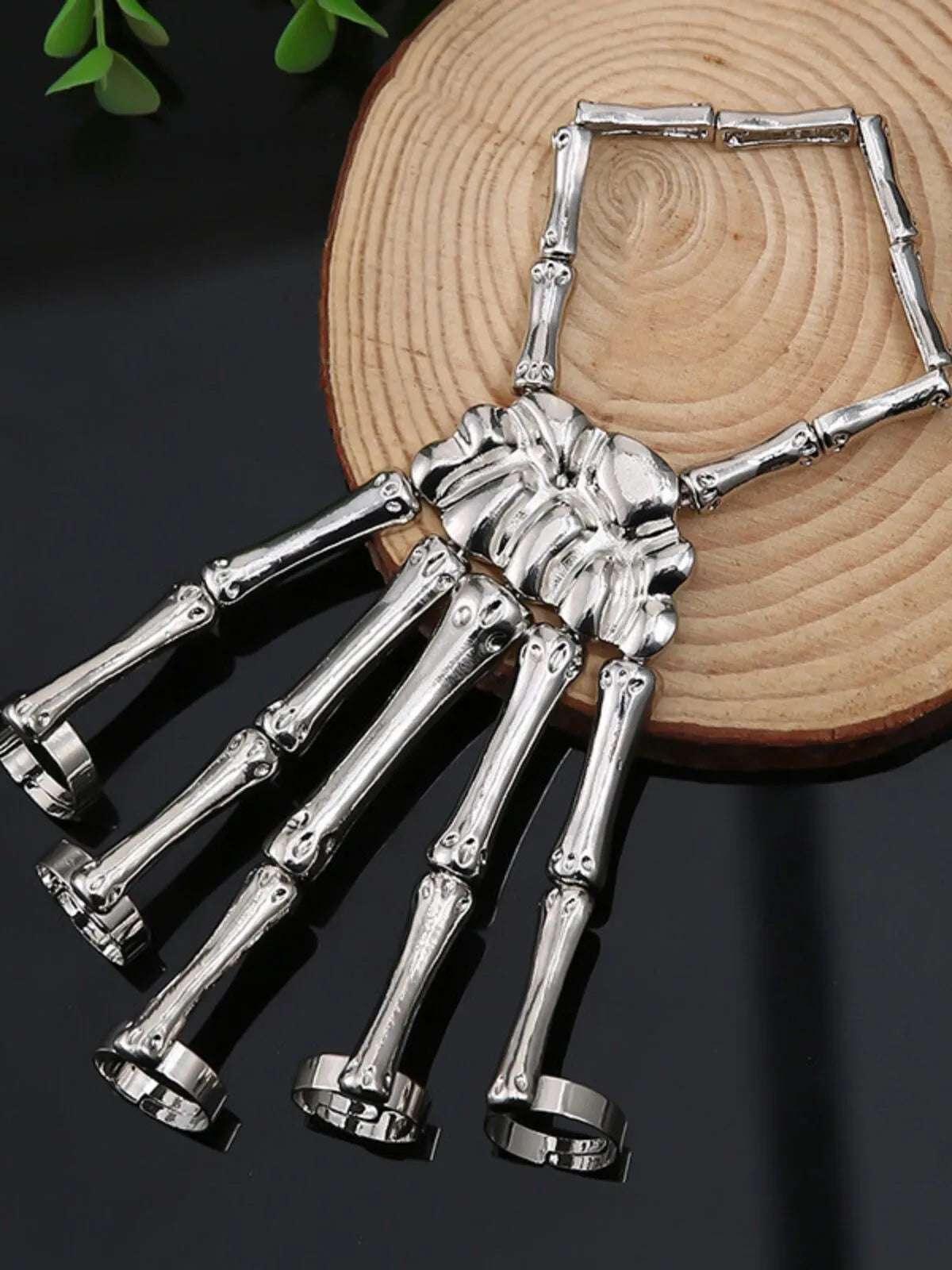 1PC Gothic Punk Skeleton Hand Glove Adjustable Metal Finger Claw Skeleton Full for Halloween Cosplay and Party