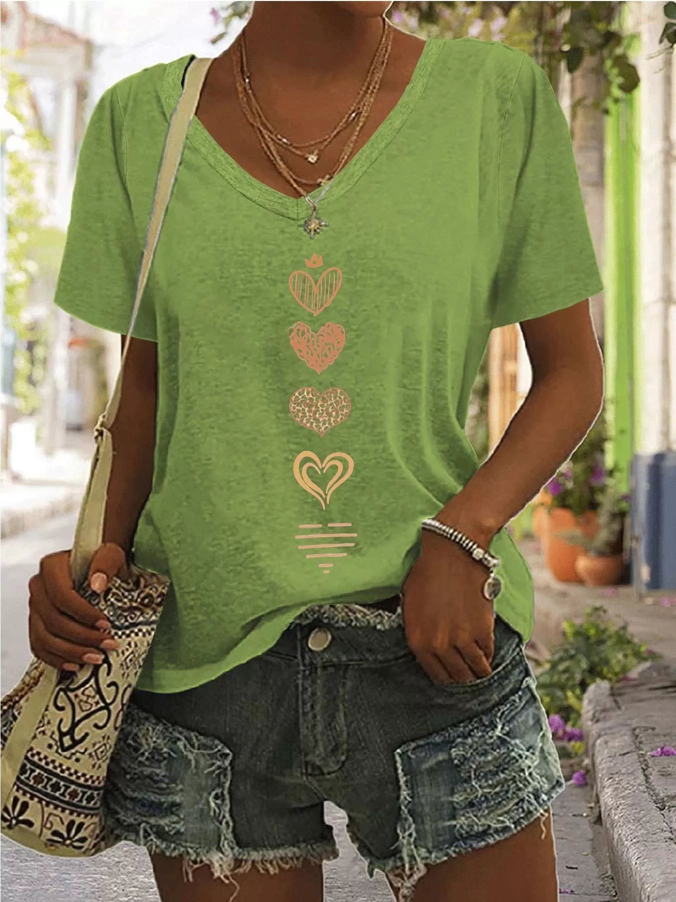 Heart Print V-neck T-shirt