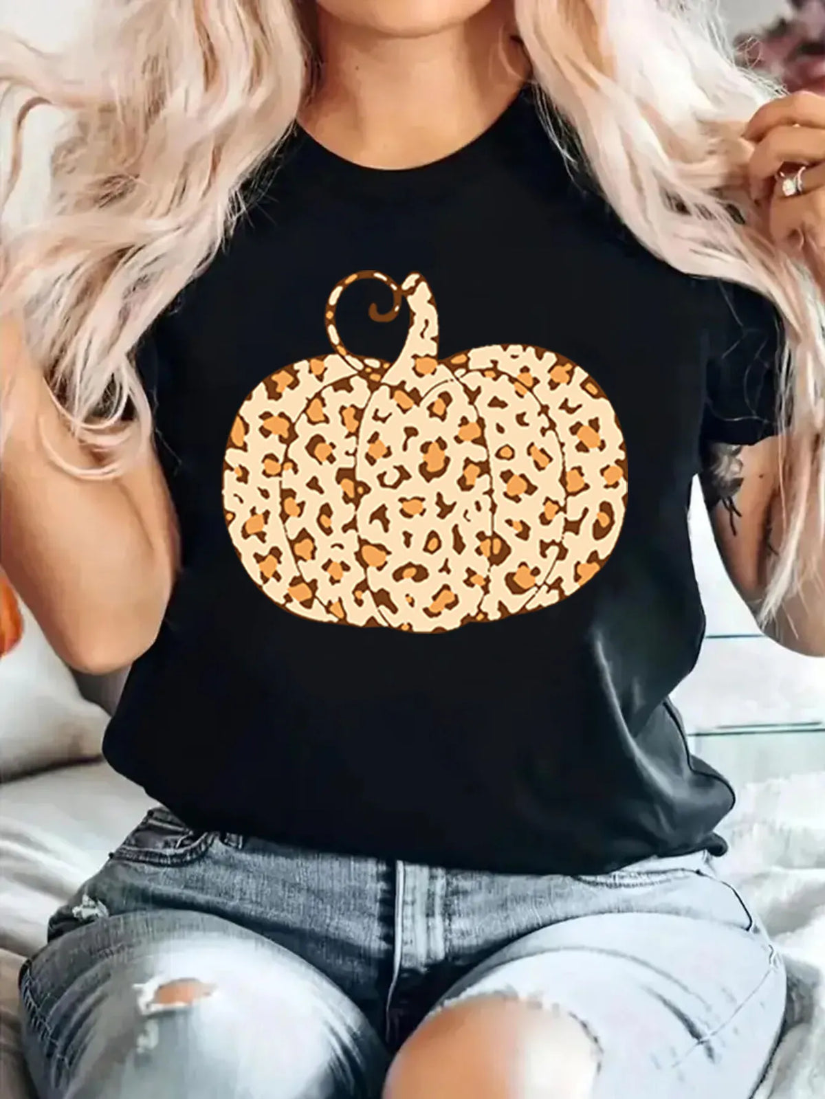 Leopard Pumpkin Print Round Neck T-shirt