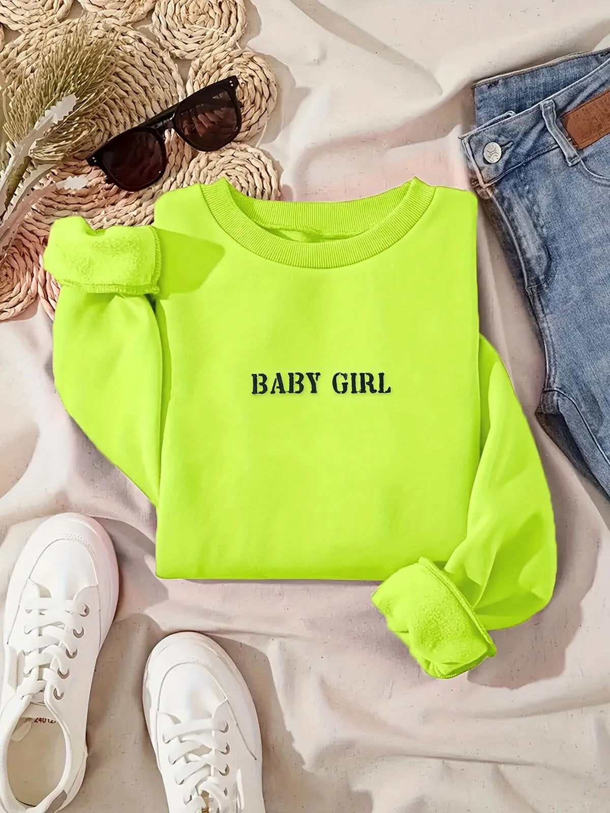 Letter Round Neck Regular Sleeve Sweatshirt