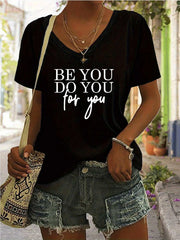 Letter V-neck Regular T-shirt