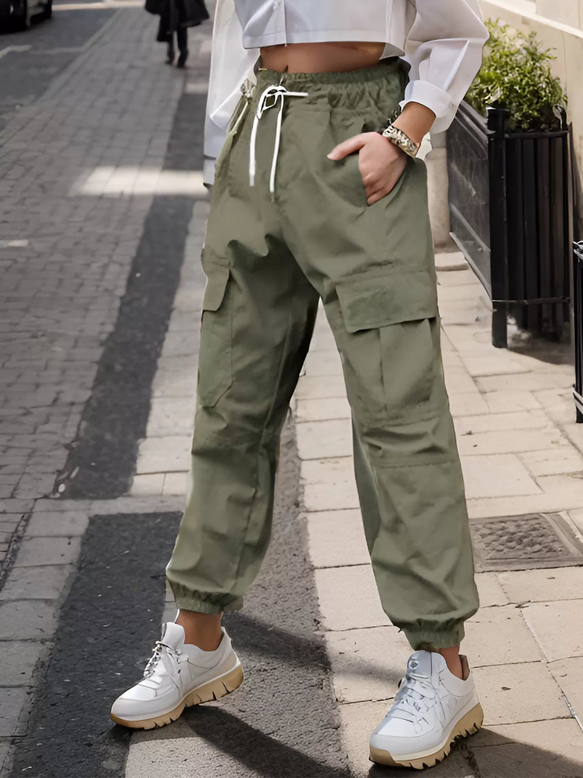 Medium Rise Poket Pants