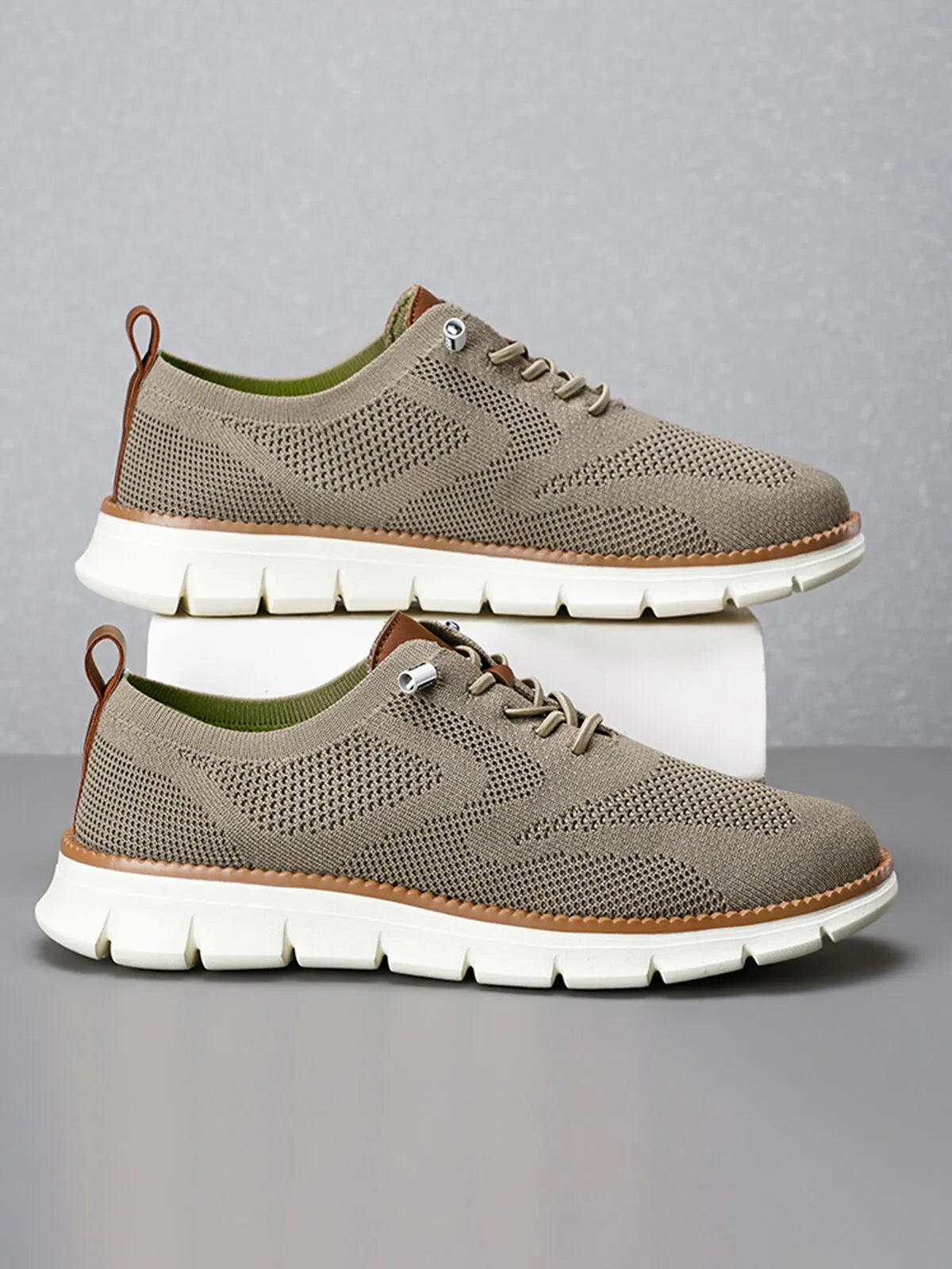 Mid-cup Round Toe Breathable and Soft Sneakers 