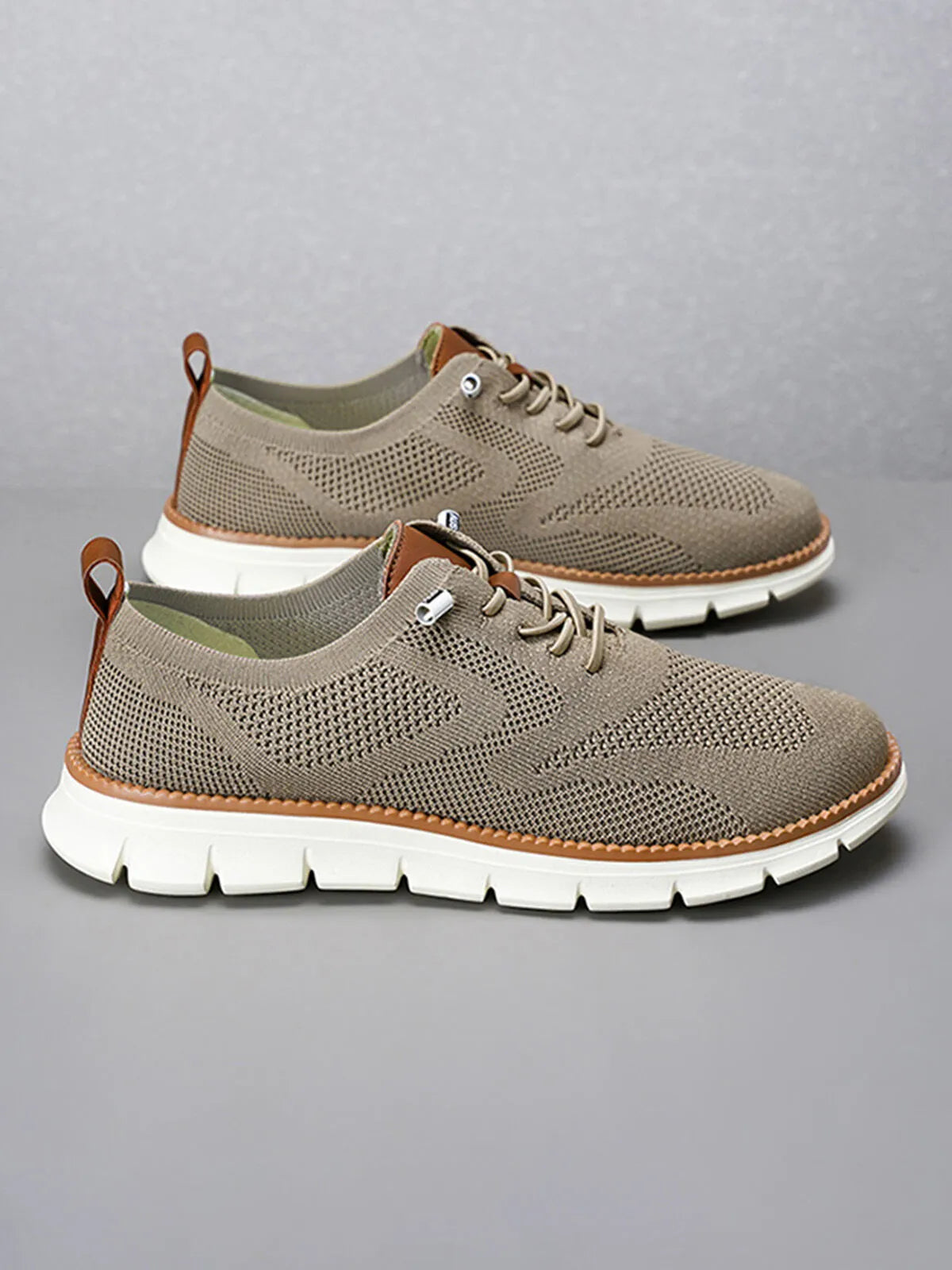 Mid-cup Round Toe Breathable and Soft Sneakers 