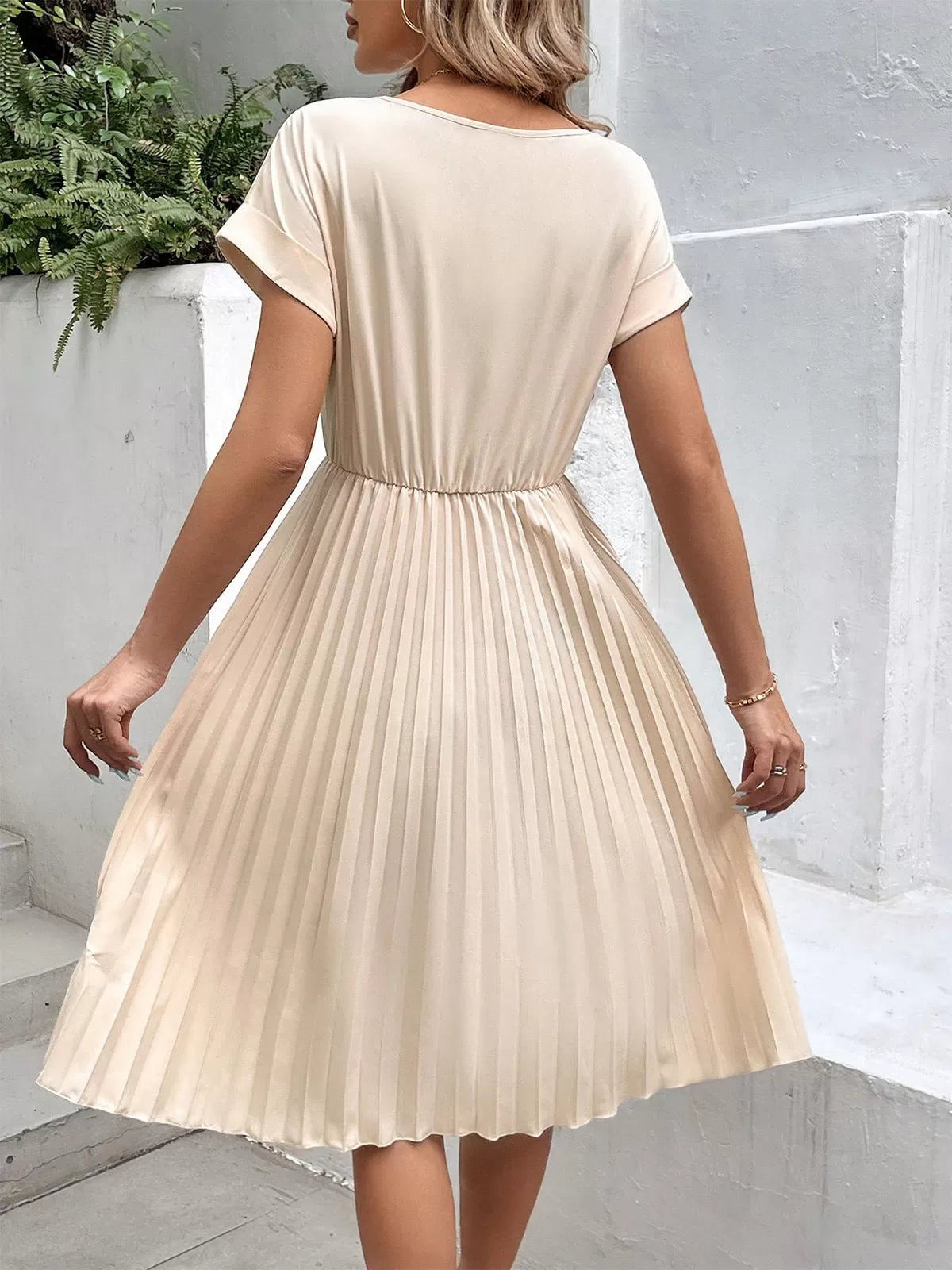 Solid Elegant Pleated A-line Dress