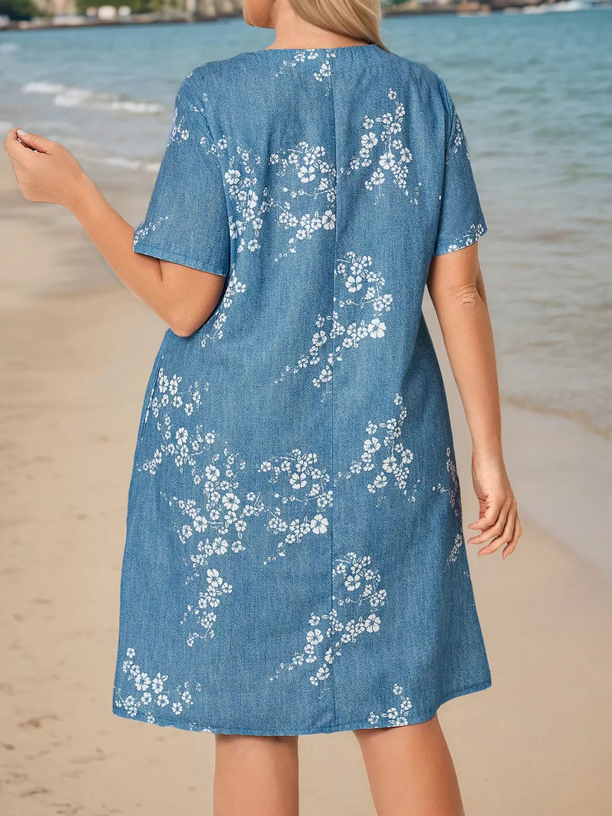 Plus Size Floral Pocket Round Neck Regular Sleeve Shift Dress