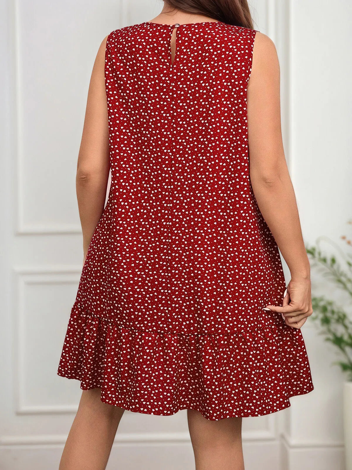 Plus Size Ditsy Floral Scoop Sleeveless A-line Dress