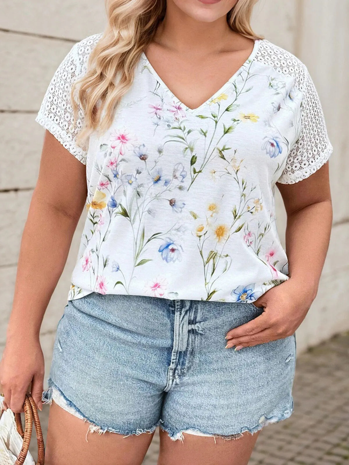 Plus Size Plants Lace V-neck T-shirt