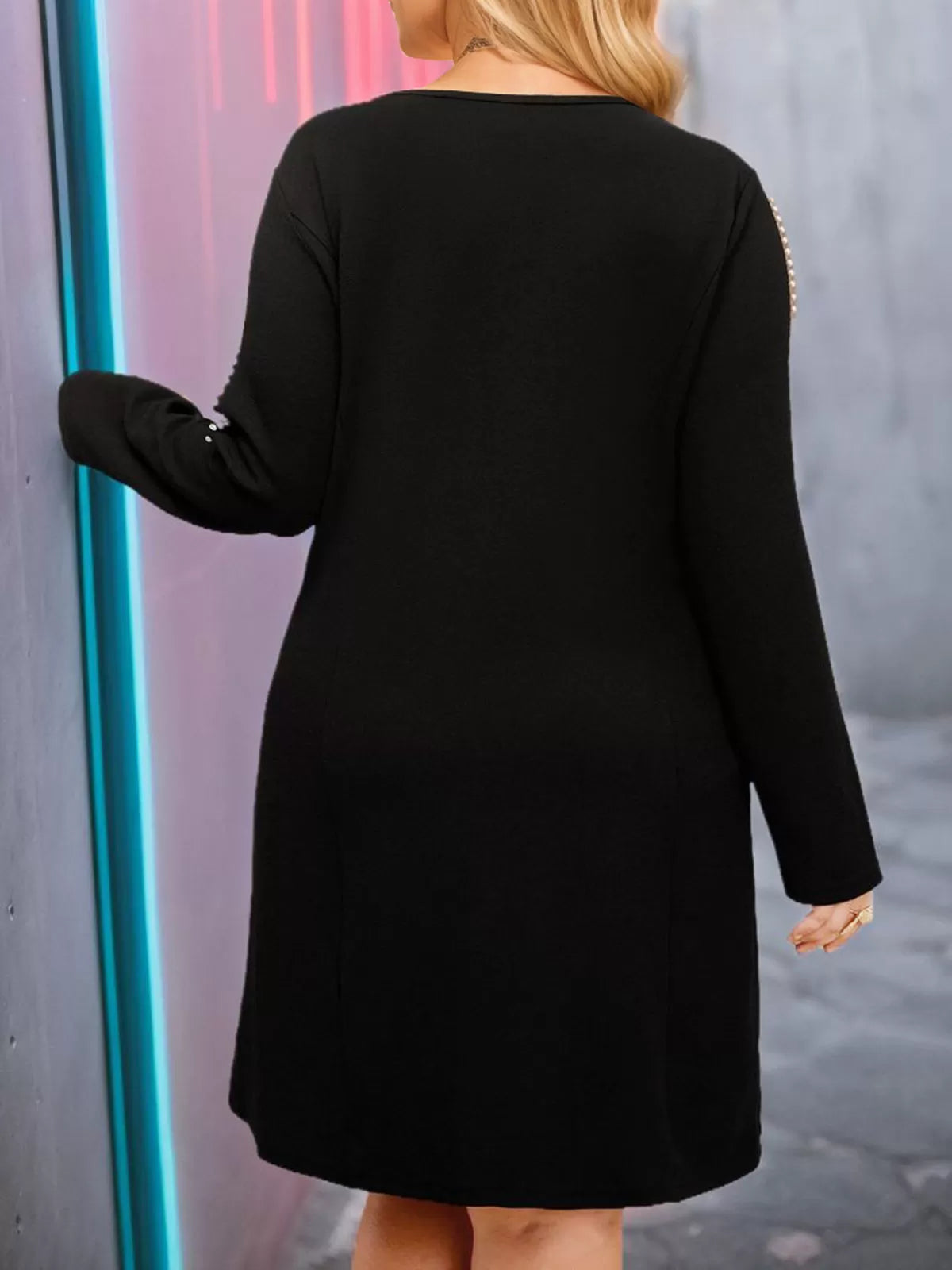Plus Size Solid Pearl Round Neck Shift Dress