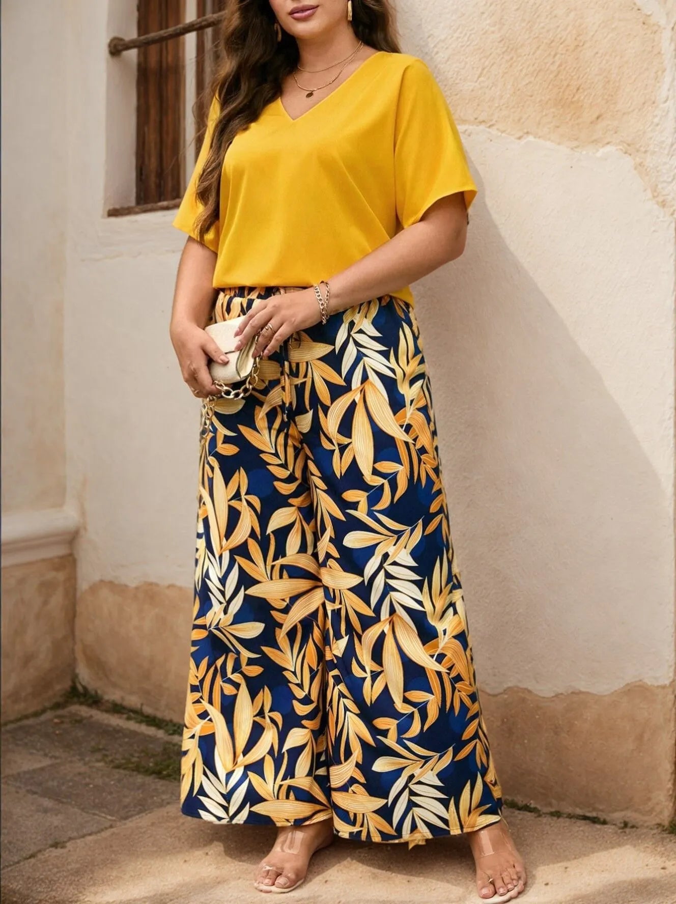 Plus Size Solid V-neck Top & Plants Pants