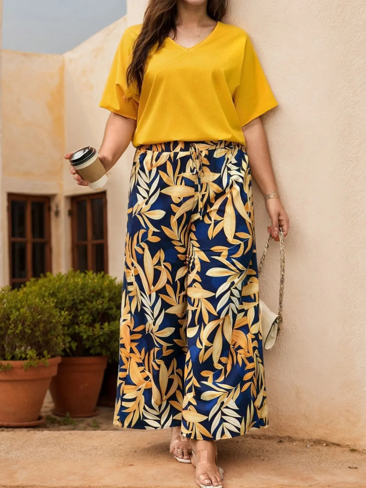Plus Size Solid V-neck Top & Plants Pants